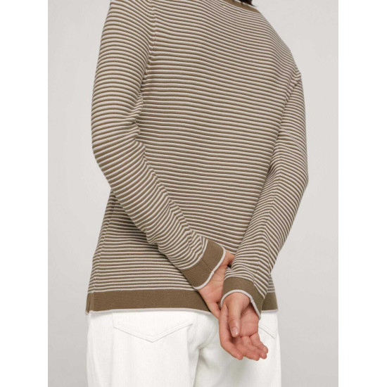 Cветри жіночі