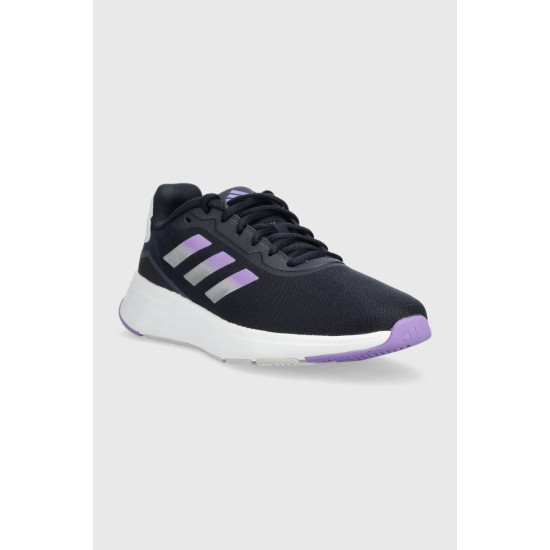 Кросівки жіночі