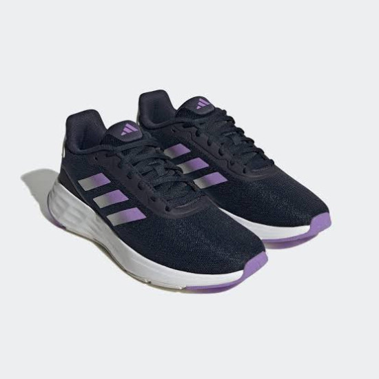 Кросівки жіночі