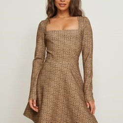 Сукня жіноча