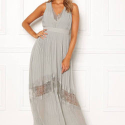 Сукня жіноча